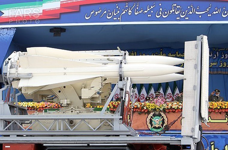 Trong vài thập kỷ qua, Quân đội Mỹ đã giải quyết xung đột với các đối thủ bằng sự trợ giúp đắc lực của tên lửa hành trình và không quân; lực lượng không quân Mỹ thường chiếm ưu thế tuyệt đối trước các đối thủ; tuy nhiên với lực lượng phòng không Iran thì Mỹ không thể coi thường.