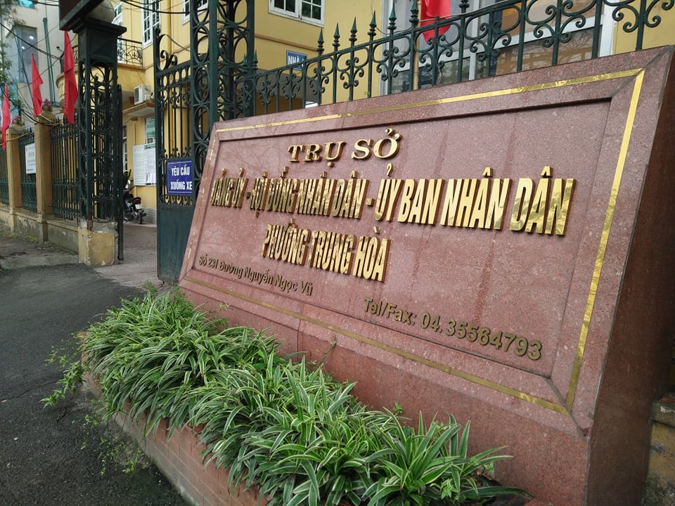 Vu khach hang “to” Charmvit cat dien nuoc, bao ve danh nguoi: Lanh dao phuong noi gi?