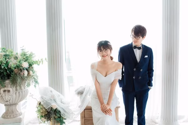 Chuyen tinh cua nu hoa si xinh dep bi ung thu