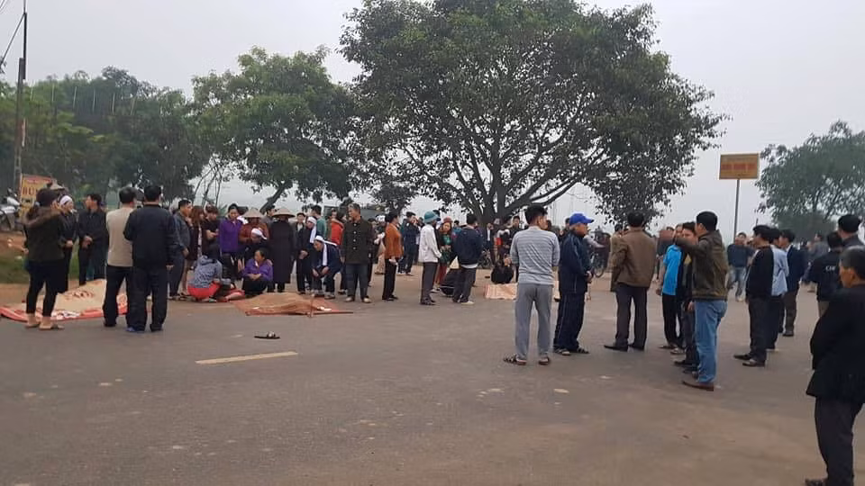 Thi thể các nạn nhân tử vong ở hiện trường.