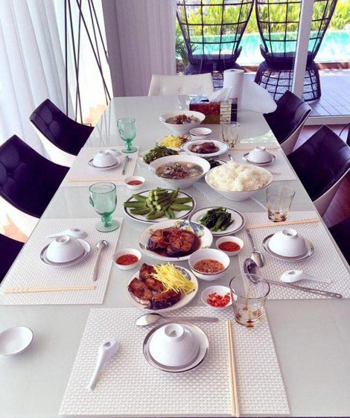 Một vài hình ảnh phòng khách và phòng bếp trong căn hộ.