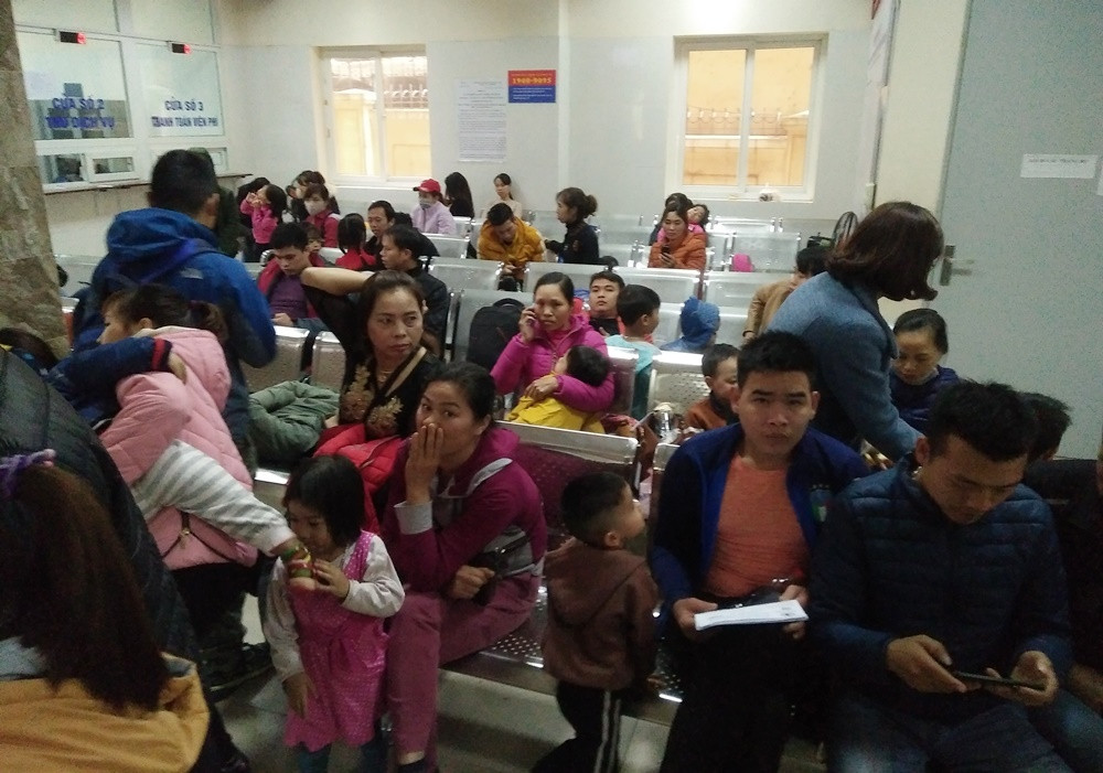 Trao đổi với báo chí, Phó Viện trưởng Viện Sốt rét – Ký sinh trùng – Công trùng TƯ cho biết, trong 2 ngày 15-16/3, Viện đã khám, làm xét nghiệm cho 692 trẻ đến từ huyện Thuận Thành – Bắc Ninh, trong đó riêng ngày 16/3 có 560 trẻ đến khám. Cộng dồn kết quả trong 2 ngày, có 75 trường hợp dương tính với sán lợn.