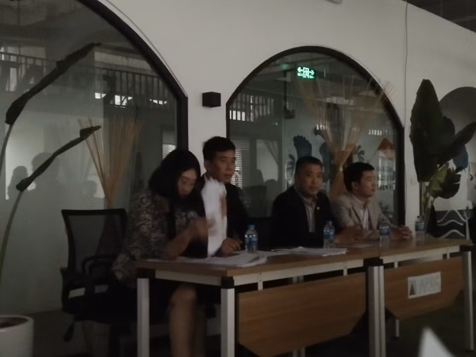 Ha Noi: Khach hang “to” Charmvit cat dien nuoc, bao ve toa nha danh nguoi-Hinh-4