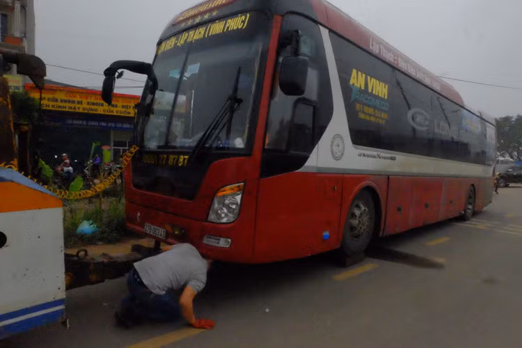 Tin bat ngo ve tai xe xe khach dam doan dua tang-Hinh-2
