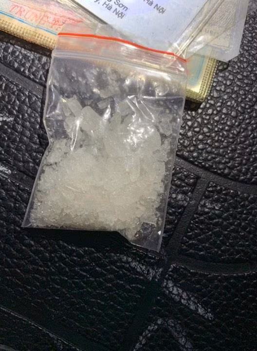 Di xe gian mua ma tuy, bo chay “bat mang” khi gap canh sat 141-Hinh-2