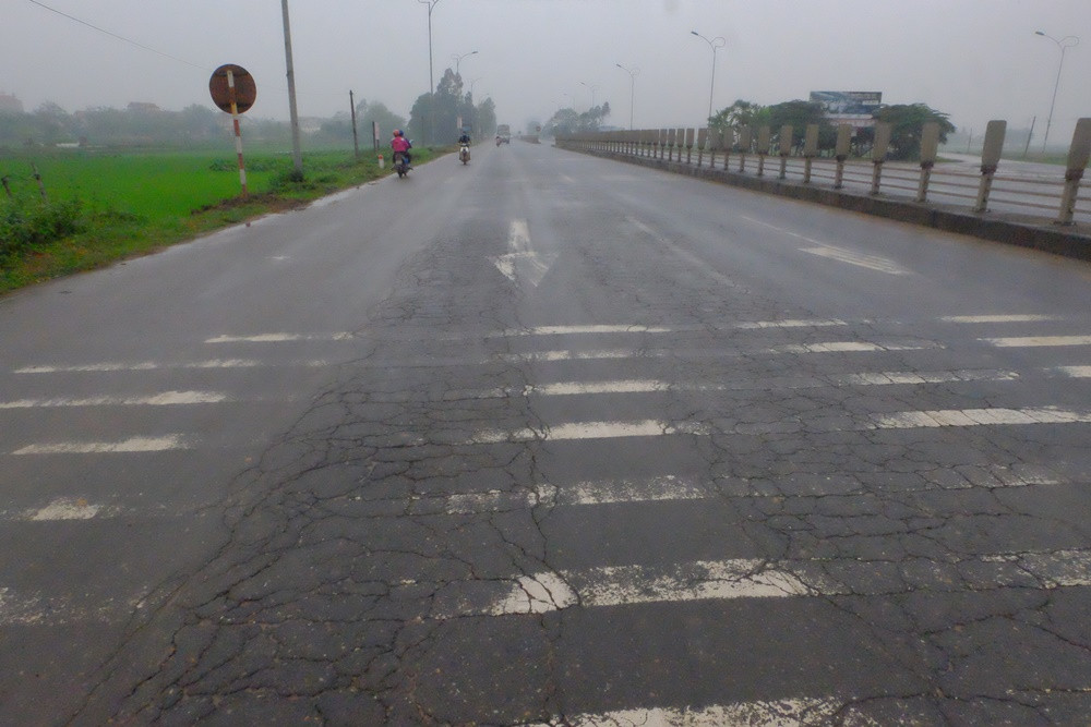 Tuyến đường này được khánh thành vào năm 2010, có điểm bắt đầu từ địa phận xã Quất Lưu (huyện Bình Xuyên), điểm kết thúc là ở xã Đồng Văn (huyện Yên Lạc, tỉnh Vĩnh Phúc). Đường được thiết kế 4 làn xe cơ giới, 2 làn hỗn hợp; giữa hai làn được thiết kế lắp tấm chắn lóa.