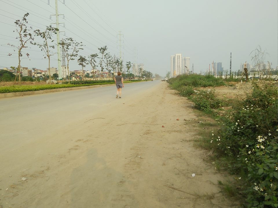 Con duong 62 ty nhech nhac: Xe tai phong bat mang, bui bay mu mit-Hinh-8