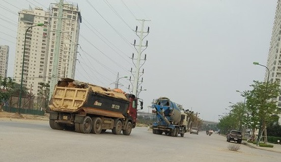 Con duong 62 ty nhech nhac: Xe tai phong bat mang, bui bay mu mit-Hinh-5