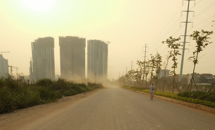 Con duong 62 ty nhech nhac: Xe tai phong bat mang, bui bay mu mit-Hinh-3