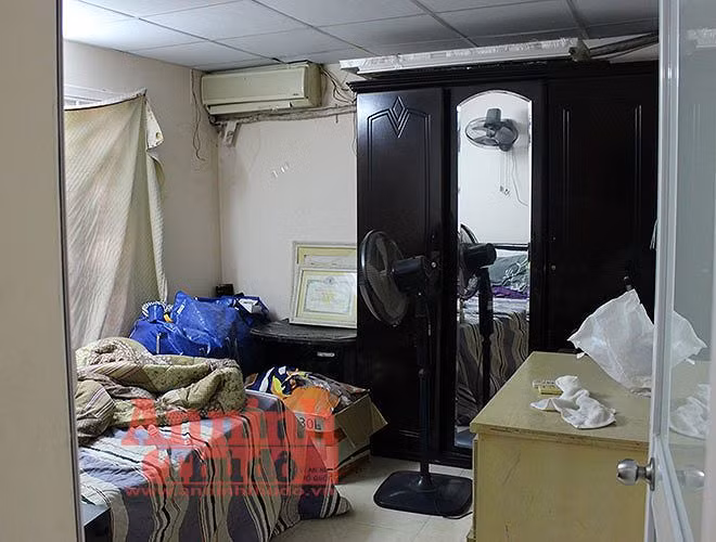 Phạm Đức Thế liền mang một gói ma túy Ketamin, sau đó đợi Cường đến cùng sử dụng. Tại nhà của Thế, nam ca sĩ Đ.Q.N gọi điện thoại rủ thêm hai cô gái là Đ.P.A (23 tuổi, trú tại Mộc Châu, Sơn La) và T.M.H (20 tuổi, trú tại Chương Mỹ, Hà Nội) đến. Ảnh ANTĐ.