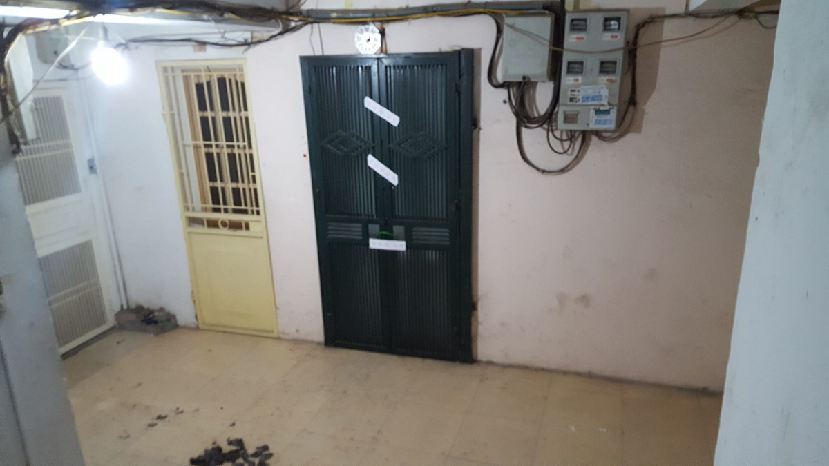 Cáo trạng nêu, rạng sáng ngày 5/3/2018, Cường đi biểu diễn ở Hà Nam về đến Hà Nội thì điện thoại cho Thế xin ngủ nhờ. Sau đó, Cường gọi điện thoại cho nam ca sĩ Đ.Q.N rủ đến nhà Thế để ở cùng.