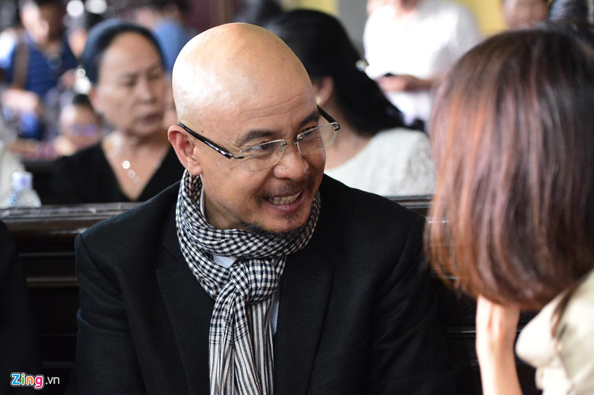 3 cau hoi cho doi o phien toa ly hon vo chong Trung Nguyen ngay 27/3-Hinh-3