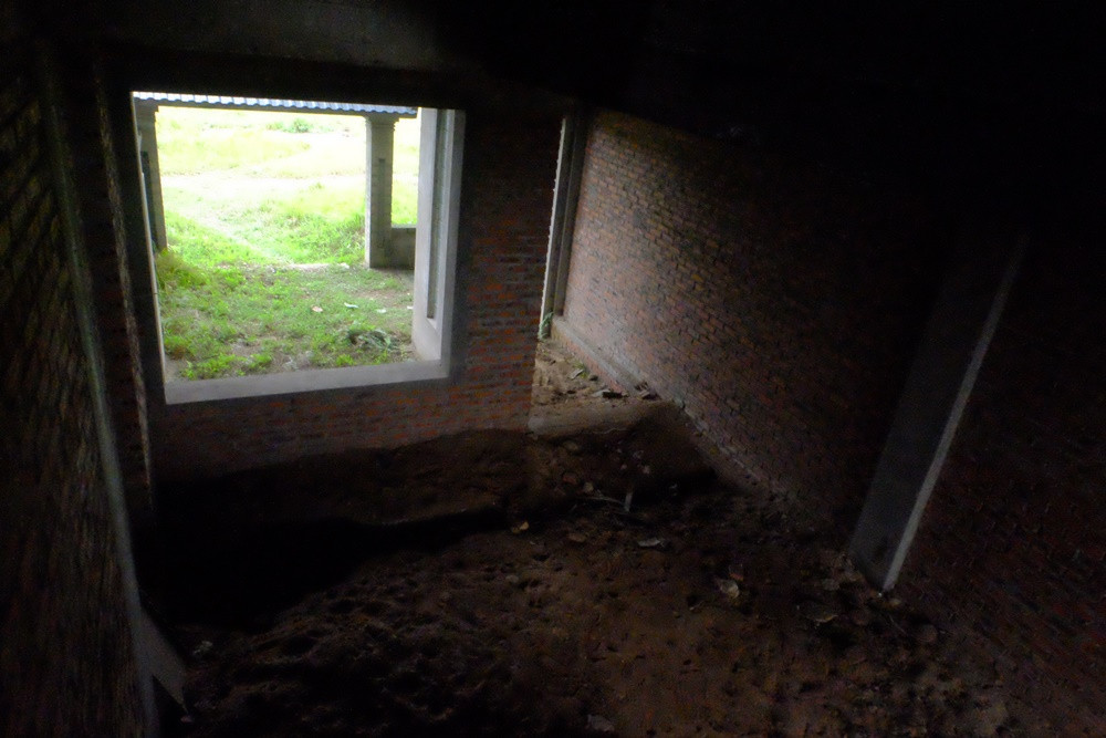 Hiện các ngôi biệt thự mới chỉ hoàn thiện phần thô.