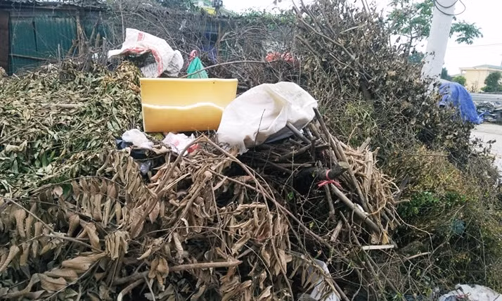 Liên quan đến sự việc, chiều cùng ngày, trả lời PV Kiến Thức, đại diện Công ty TNHH Phát triển đô thị Nam Thăng Long là ông Rahyo Djatmiko (Trưởng Phòng xây dựng) cho biết, tuyến đường vẫn đang trong quá trình thực hiện và còn một đoạn chưa giải phóng mặt bằng.