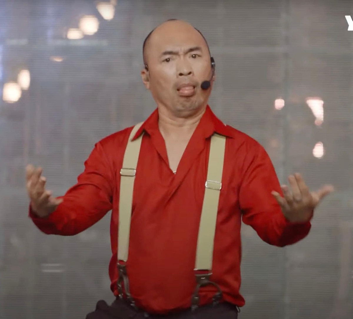 Thu Trang chia sẻ: "Mong các anh tài có thể bao bọc, che chở cho Tiến Luật bởi anh 'kép già' nhà em ra đường vẫn còn khờ dại. Nếu anh có bị loại sớm cũng không sao, ở nhà có em và con trai Andy chờ".