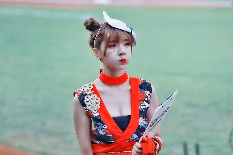 Đặc biệt, nếu như có ăn theo sở thích, Lâm Ngải Dung sẽ tập luyện tăng cường để tiêu hao đi số năng lượng thừa đã nạp vào cơ thể.