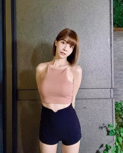 Người hâm mộ trung thành của hot girl xinh đẹp hy vọng rằng, trong tương lai, Lâm Ngải Dung sẽ tiến xa hơn, thành công hơn.