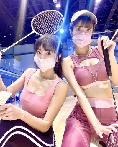 Hình ảnh Lâm Ngải Dung diện đồ tập chơi cầu lông được cô nàng đăng tải trên trang cá nhân đã thu hút hàng trăm ngàn lượt yêu thích và chia sẻ.