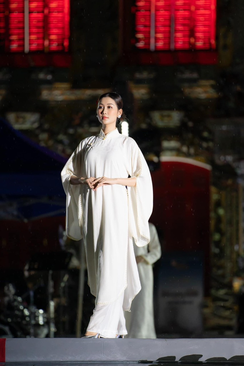 Thí sinh quê Quảng Nam đã lọt top 5 Grand Voice (phần thi hát). Trong 5 năm tới, cô hướng đến sự nghiệp âm nhạc chuyên nghiệp. Nếu đăng quang Miss Grand Vietnam 2024, Quế Anh sẽ tập trung rèn luyện kỹ năng giao tiếp để truyền tải thông điệp đến khán giả quốc tế hiệu quả.