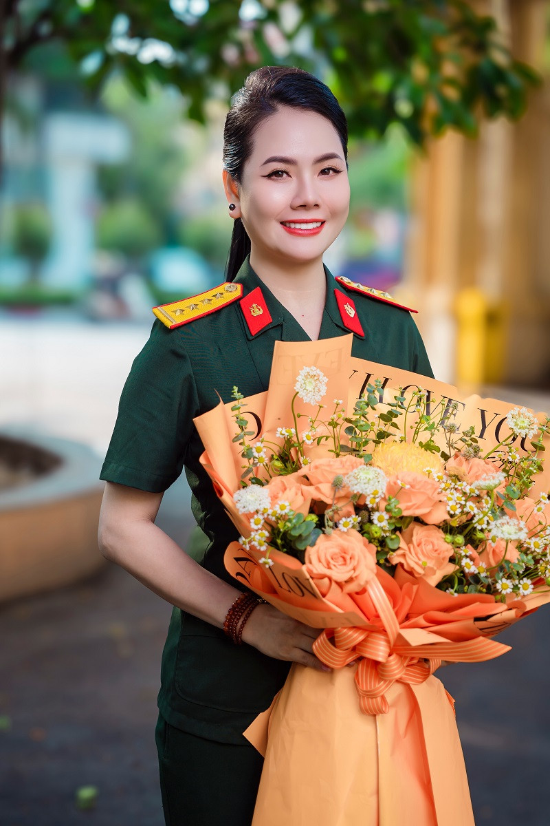 Tan Nhan, Tu Long den co vu co tro Luong Nguyet Anh