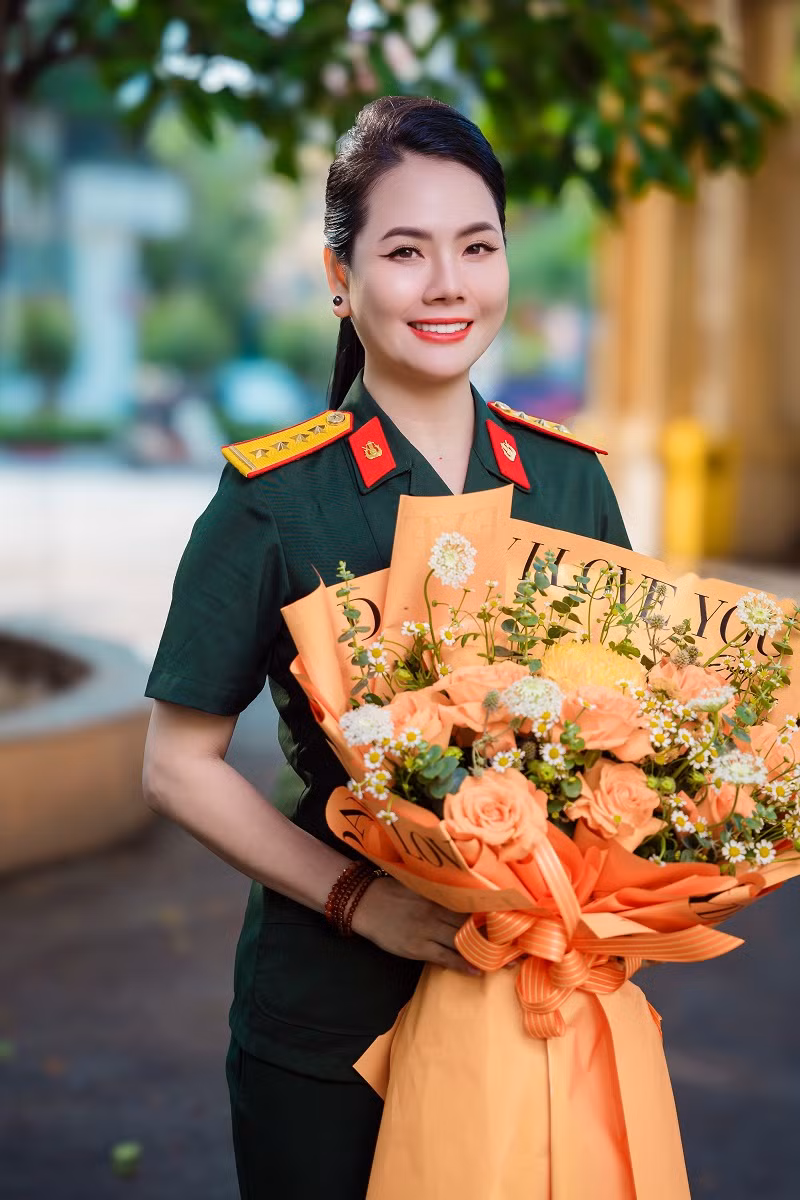 Tan Nhan, Tu Long den co vu co tro Luong Nguyet Anh