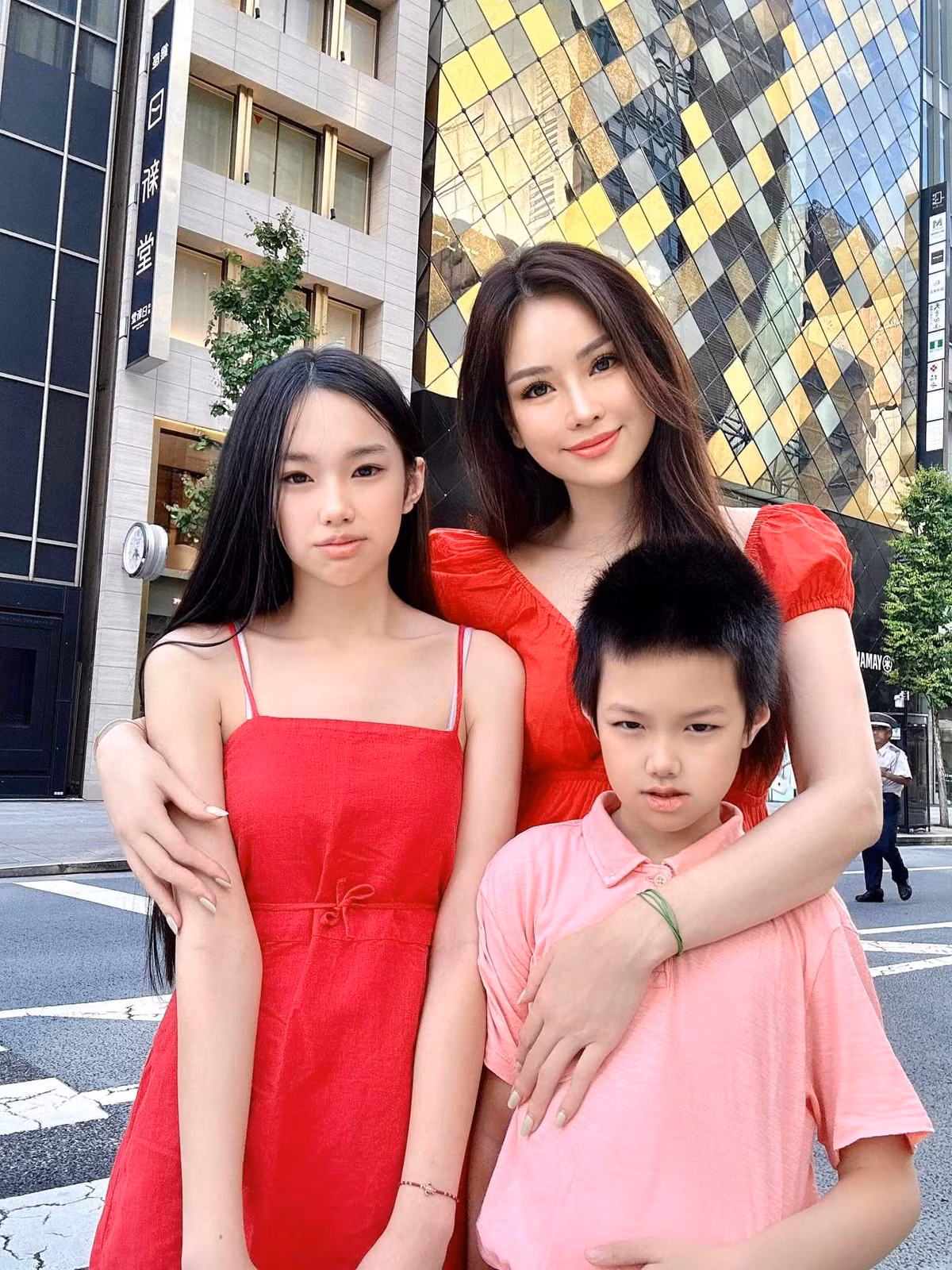 Con trai út của cặp đôi - bé Gia Huy (Ren) sinh năm 2015.