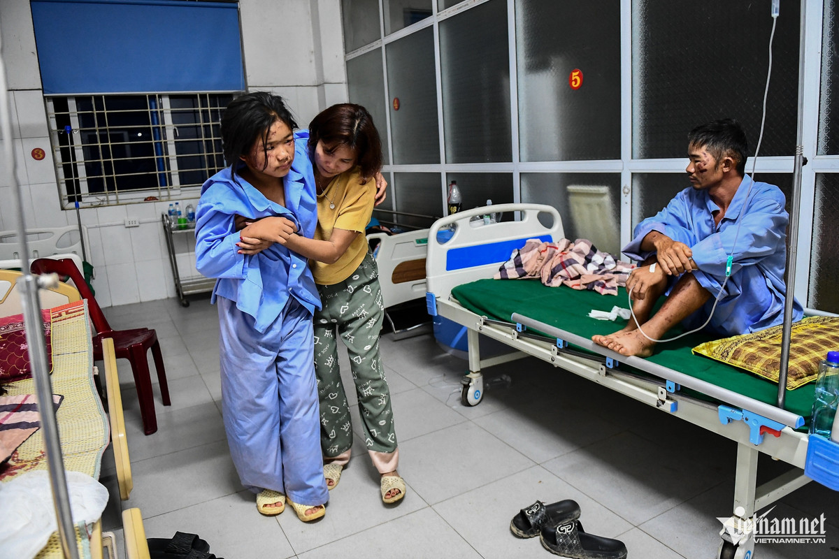 Hoàng Nhung (con gái ông Nhớ) bị chấn thương nặng, được người cô chăm sóc. Nhung gặp khó khăn trong đi lại vì phần chân có nhiều vết thương.