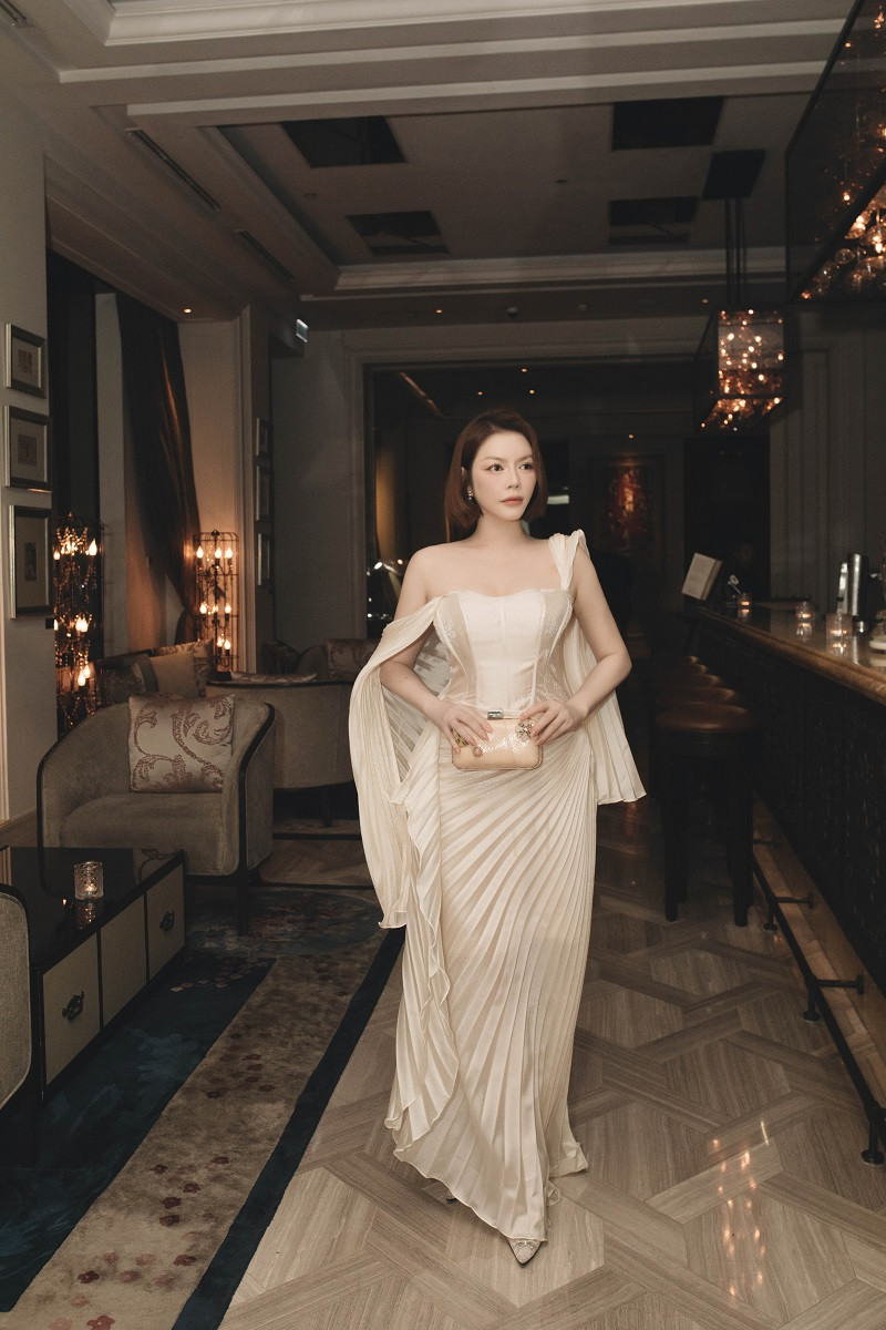 Mấy ngày nay fan liên tục nhắc tới Lý Nhã Kỳ khi sự kiện Liên hoan phim Cannes 2024 đang diễn ra tại Pháp.