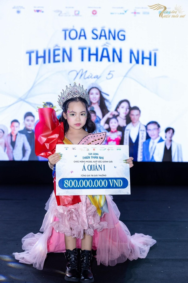 Chan dung tan Quan quan Toa sang thien than nhi mua 5-Hinh-8