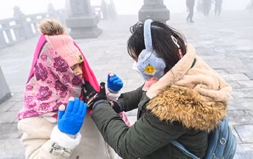 5 mẹo giữ ấm cho trẻ đúng cách ngày rét đậm - Hình 2 5 meo giu am cho tre dung cach ngay ret dam-Hinh-2