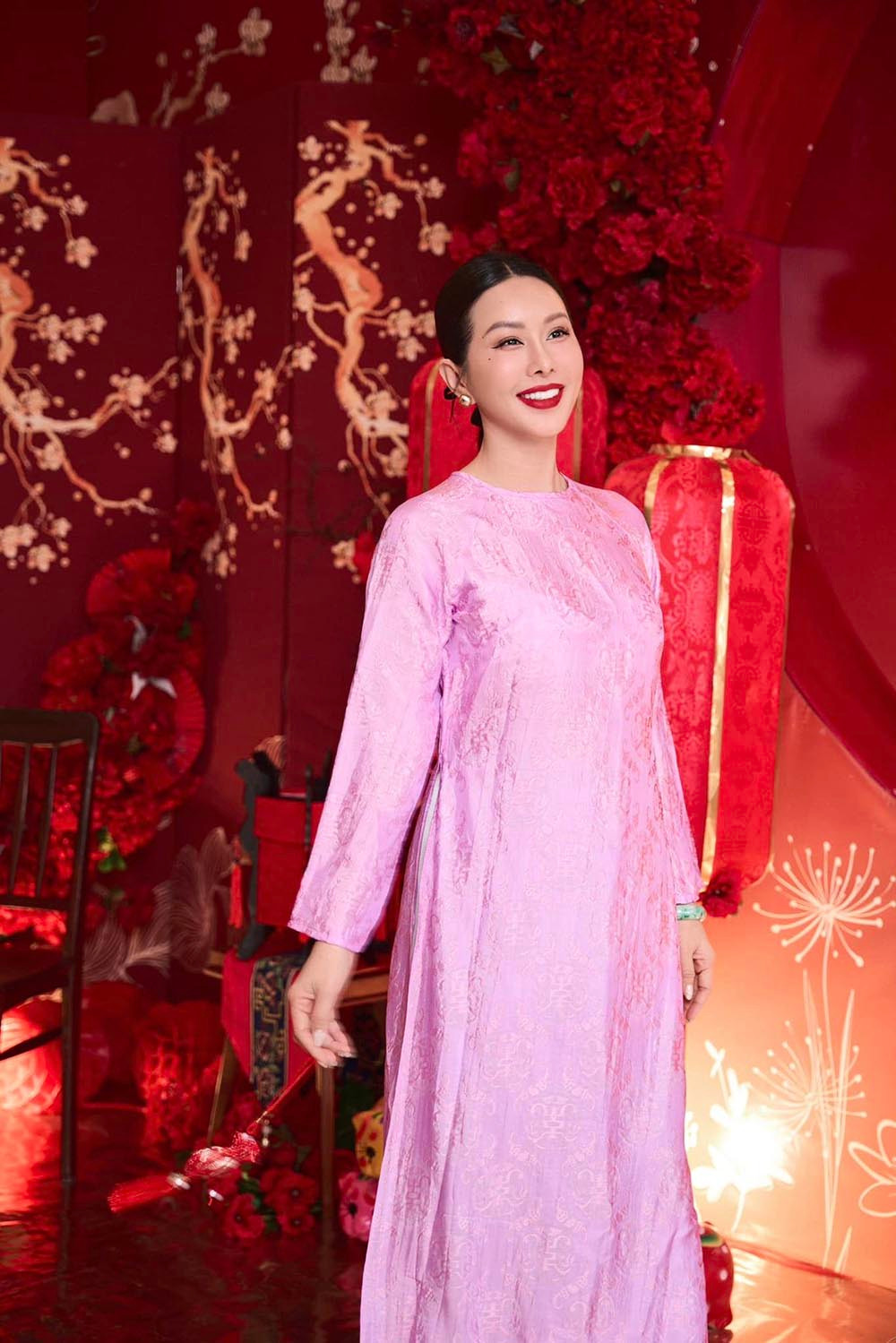 Năm 2023, Thu Hoài gây chú ý khi trở lại sàn diễn thời trang sau 10 năm, đảm nhận vai trò doanh nhân truyền cảm hứng, cố vấn phát triển bản thân tại Hoa hậu Hoàn vũ Việt Nam 2023.