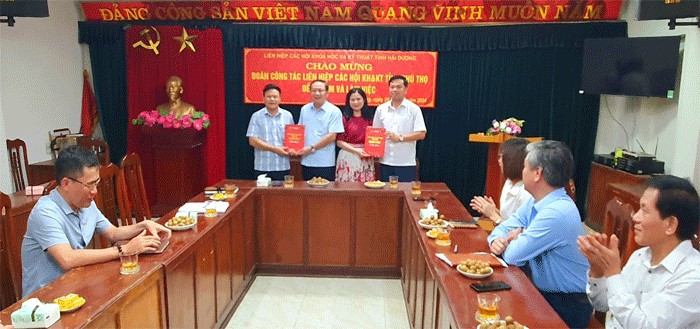 Phu Tho: Trao doi, thong tin nhung net moi cua moi Lien hiep hoi