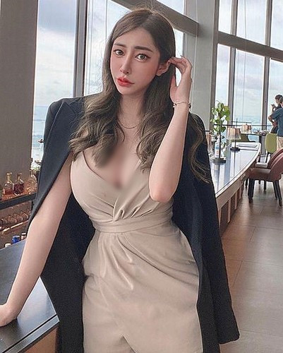 Chính nhờ vậy mà càng ngày độ nổi tiếng của hot girl càng lớn, lượng người theo dõi, hâm mộ cũng không ngừng tăng trưởng đều đặn.