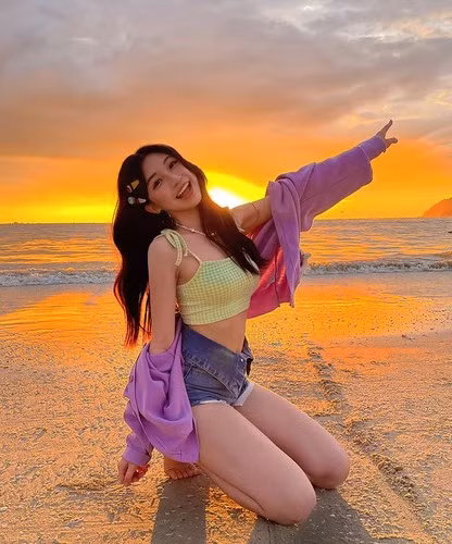 Phong cách thời trang của Quân văn cũng được đánh giá rất cao.