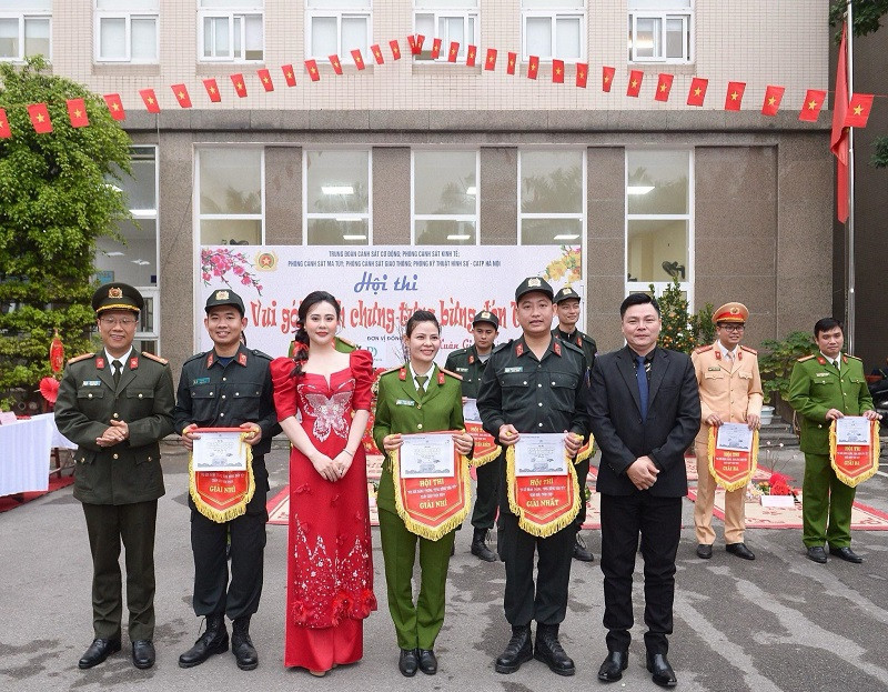 Hoa hau “hai nhiem ky” Phan Kim Oanh: “Toi da co 1 nam tron ven”-Hinh-3