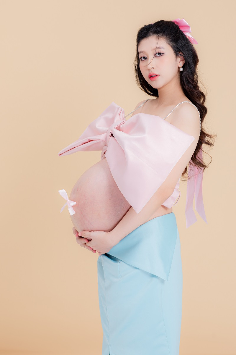 Công việc thuận lợi, sau một năm ăn hỏi, hiện cặp đôi đã mua được nhà riêng, tậu xế hộp tiền tỷ để tiện đi lại.