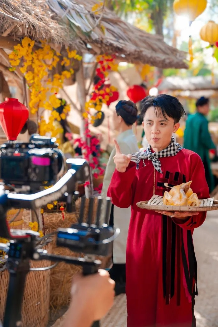 Bnat lan san ca hat, hoa nang Tam trong MV Tet “Xin via“-Hinh-3