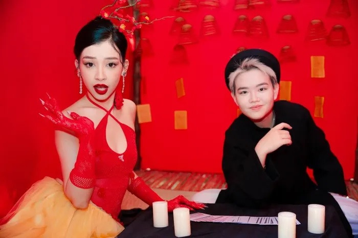 Bnat lan san ca hat, hoa nang Tam trong MV Tet “Xin via“-Hinh-2