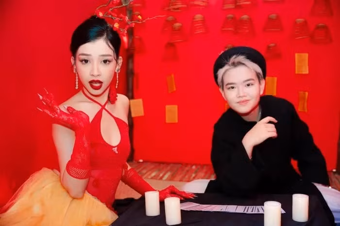 Bnat lan san ca hat, hoa nang Tam trong MV Tet “Xin via“-Hinh-2