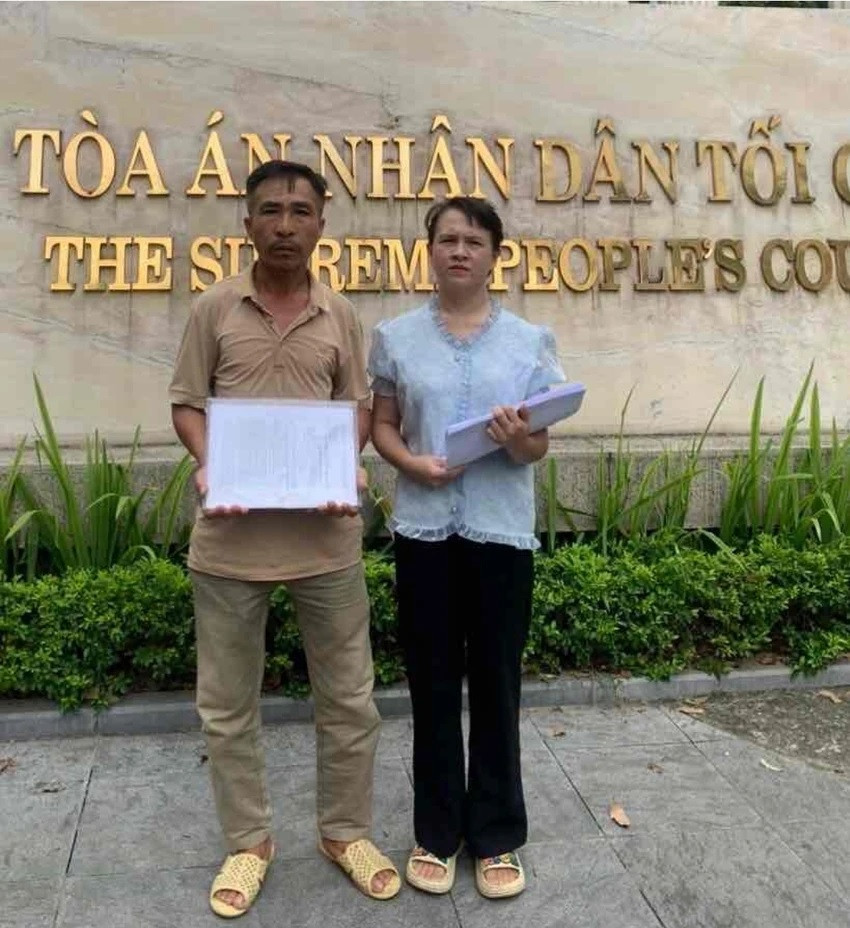 Vụ mẹ nữ sinh giao gà: Gia đình nộp đơn kêu oan - Hình 2 Vu me nu sinh giao ga: Gia dinh nop don keu oan-Hinh-2