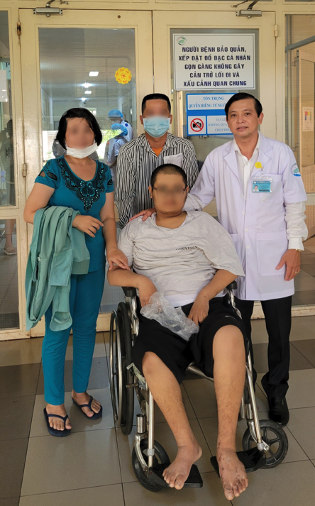 Cuu song nam thanh nien 21 tuoi sot xuat huyet nang, suy da tang