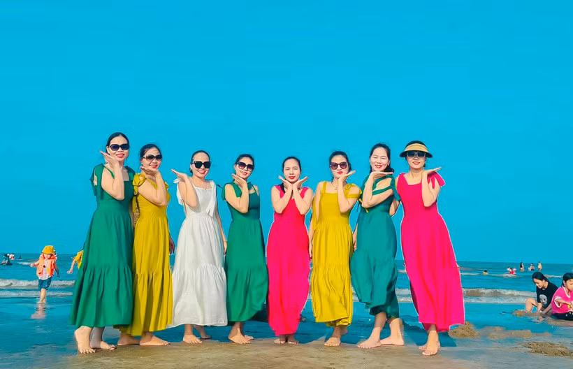 Gia dinh o Nghe An co 8 con gai cung theo nganh y, duoc