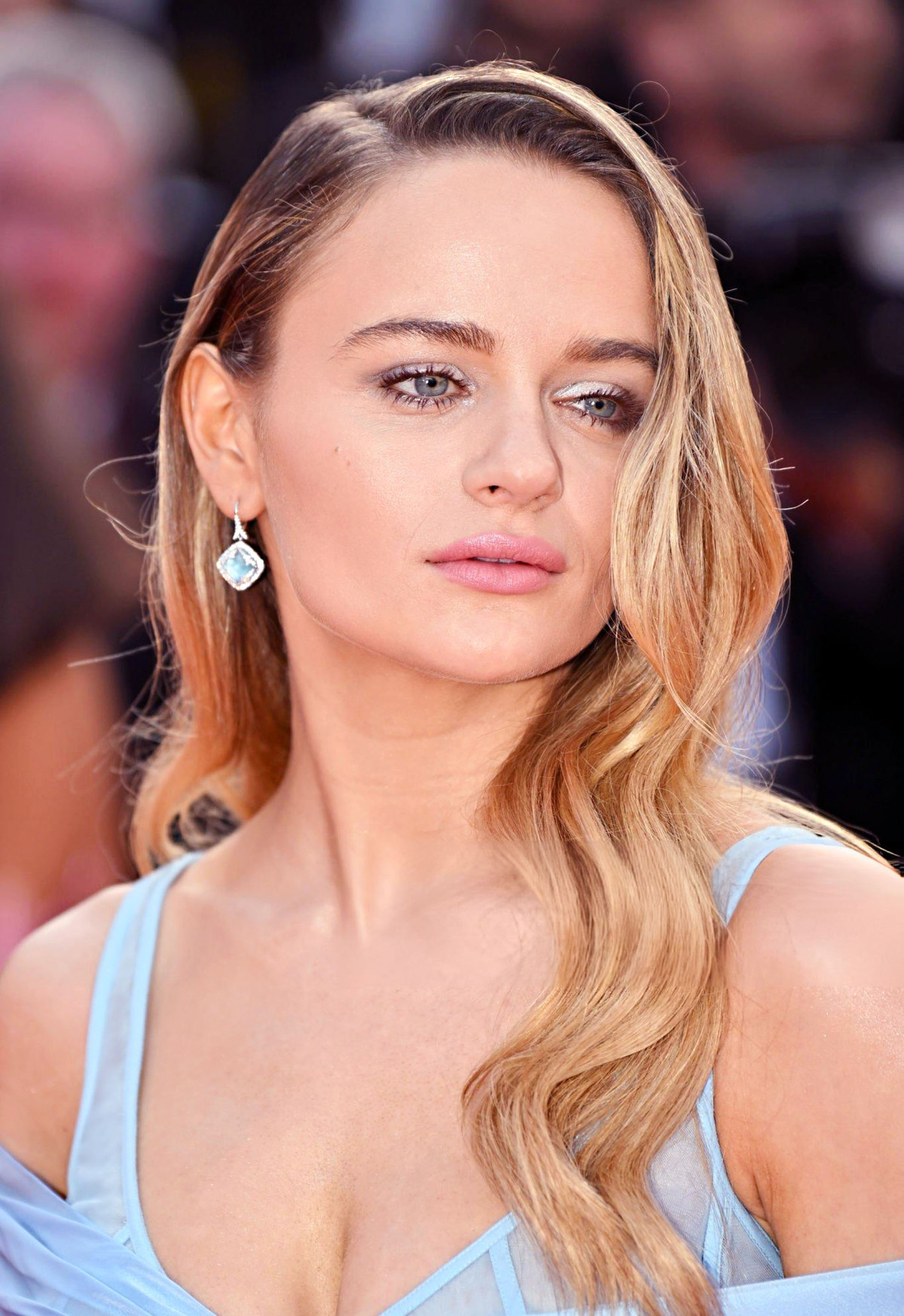 Trên trang cá nhân với hơn 18 triệu người theo dõi, Joey gửi lời cảm ơn tới NTK Công Trí bởi chiếc đầm tuyệt đẹp.