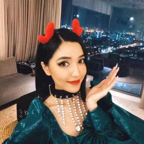 Giọng ca "Bùa yêu" sống trong căn hộ cao cấp bậc nhất Sài thành.