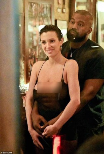 Nữ kiến trúc sư người Australia luôn có kiểu mặc rất phản cảm với những bộ đồ ôm sát, khoe body như không mặc gì. (Ảnh: Backgrid)