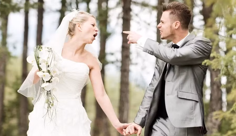 Ly hon sau 3 phut thanh vo chong vi chu re xuc pham co dau