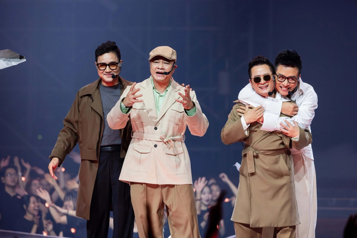 Nhóm anh tài Huyền Thoại (Bằng Kiều, Hồng Sơn, NSND Tự Long, Tuấn Hưng) diễn Nếu có yêu tôi ở vòng đầu. Ban đầu, Hồng Sơn có phần e dè, lo lắng vì sợ trở thành gánh nặng của đồng đội. Trước ánh đèn sân khấu, anh từng sợ chệch nhịp vì run rẩy. Vượt qua những nỗi sợ, phần thể hiện của Hồng Sơn được nhận xét trọn vẹn.