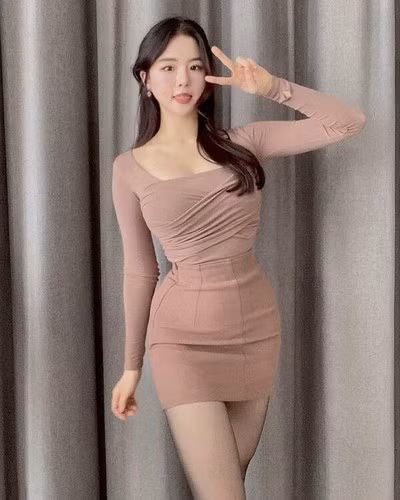 Cô nàng thường xuất hiện với vẻ vô cùng nóng bỏng khi chụp ảnh sản phẩm hay tạp chí.