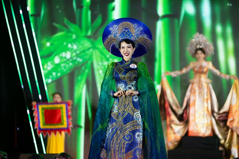 A hau Song Ha: “Moi nguoi phu nu la mot vien kim cuong“-Hinh-2