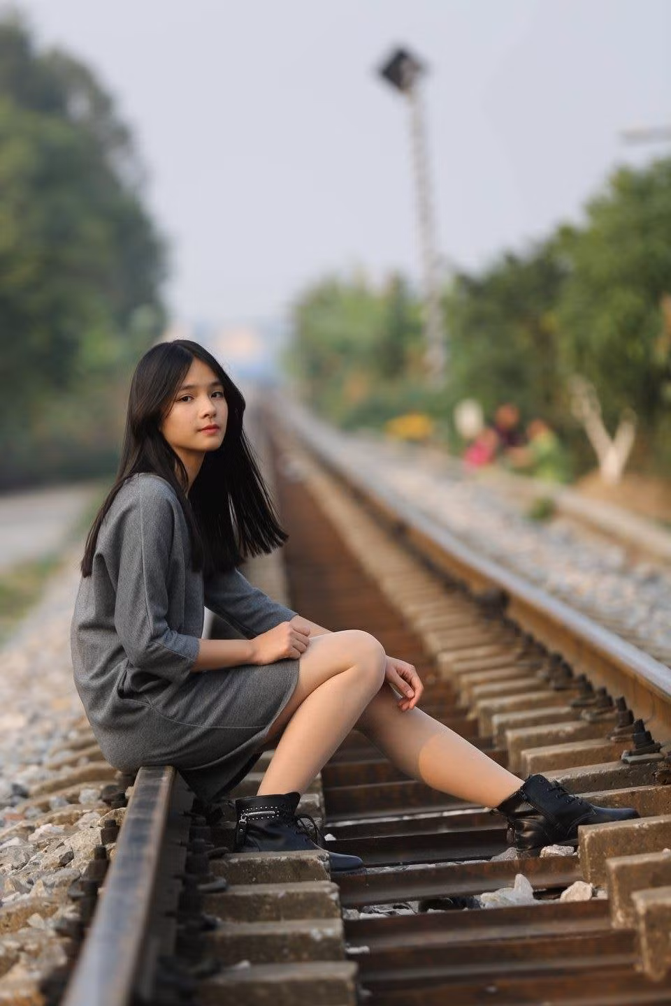 Hiện tại, nghệ sĩ Thùy Dung ít nhận show đi hát và chỉ xuất hiện trong những sự kiện phù hợp. Phần nhiều thời gian chị dành cho công việc làm giảng viên piano tại Học viện Âm nhạc Quốc gia và trung tâm riêng. Hạ Phương ngoài việc đi học, đi làm, với vốn kiến thức nhiều năm học piano, cô cũng trợ giúp mẹ trong việc dạy học. 